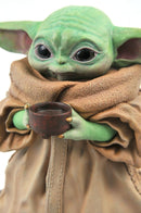 Diamond Select Toys Star Wars: The Mandalorian The Child with Soup Bowl 1:2 Scale Statue