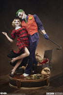 Sideshow Collectibles DC Comics The Joker & Harley Quinn (Lawless Love) Diorama