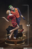 Sideshow Collectibles DC Comics The Joker & Harley Quinn (Lawless Love) Diorama
