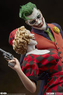 Sideshow Collectibles DC Comics The Joker & Harley Quinn (Lawless Love) Diorama