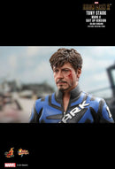 Hot Toys Iron Man 2 Tony Stark Mark V Suit Up Deluxe 1:6 Scale Collectable Action Figure
