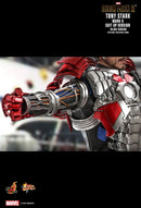 Hot Toys Iron Man 2 Tony Stark Mark V Suit Up Deluxe 1:6 Scale Collectable Action Figure
