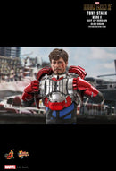 Hot Toys Iron Man 2 Tony Stark Mark V Suit Up Deluxe 1:6 Scale Collectable Action Figure
