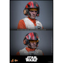 Hot Toys Star Wars: The Force Awakens Poe Dameron 1:6 Scale Collectable Action Figure